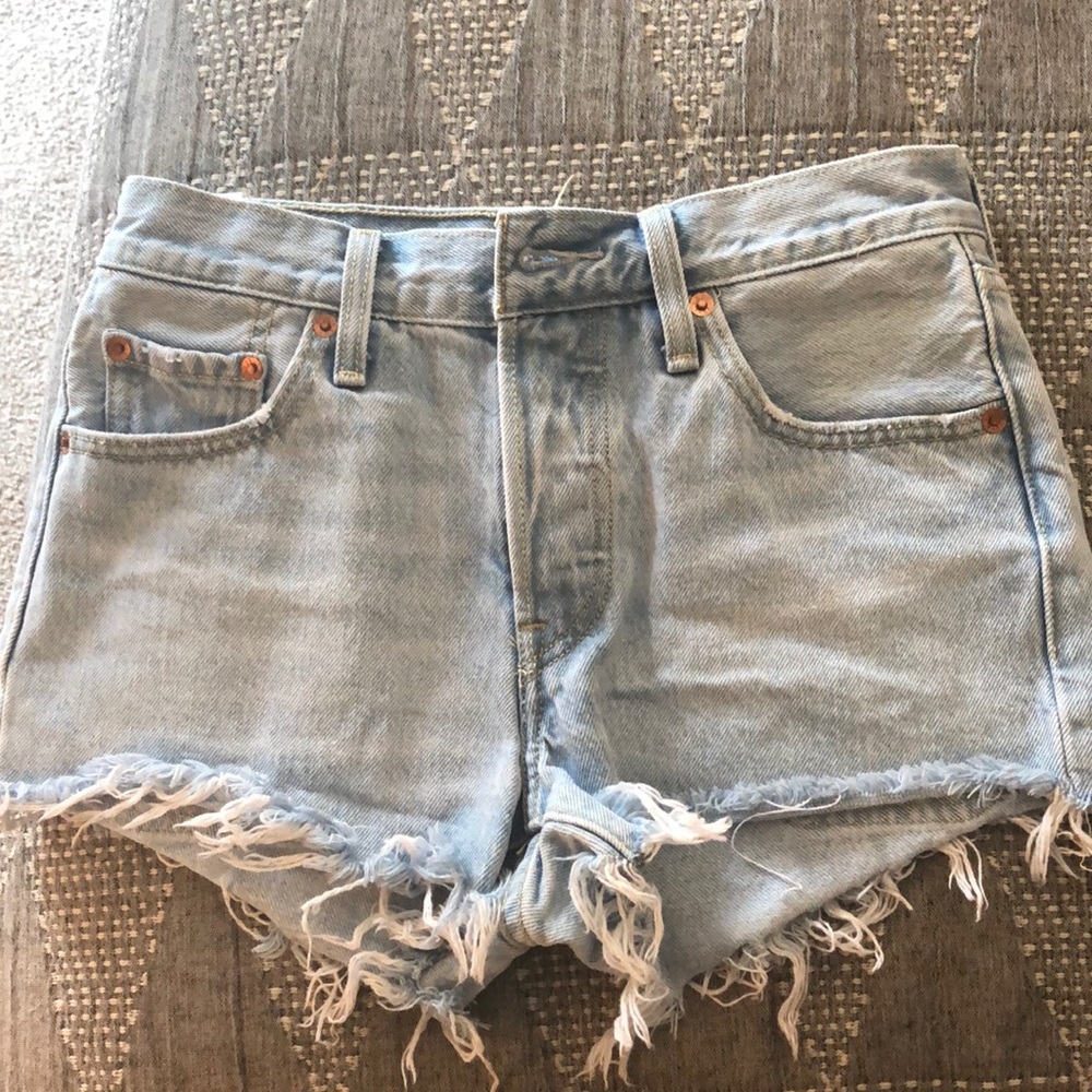 Levi cut offs